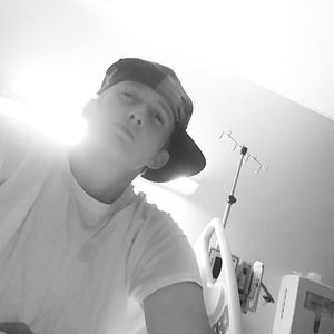 Meet your Posher, Levi